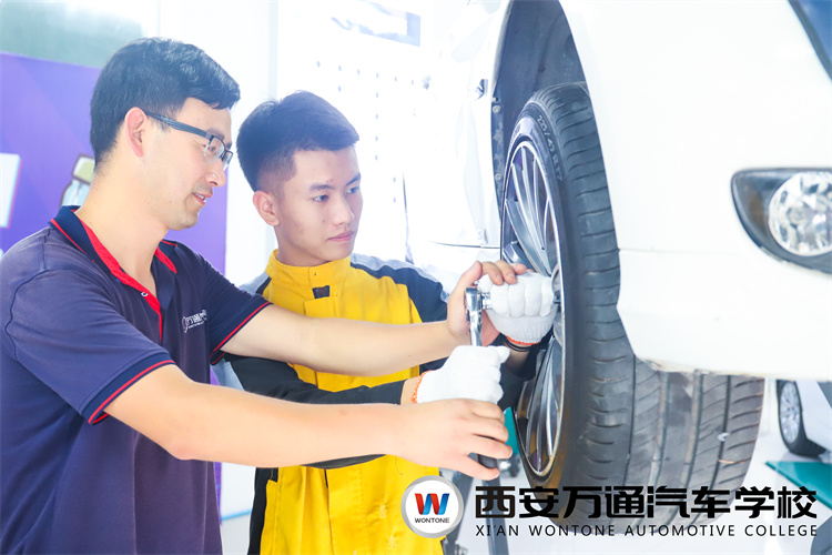 想找一個發展前景好的專業，汽車專業值得!
