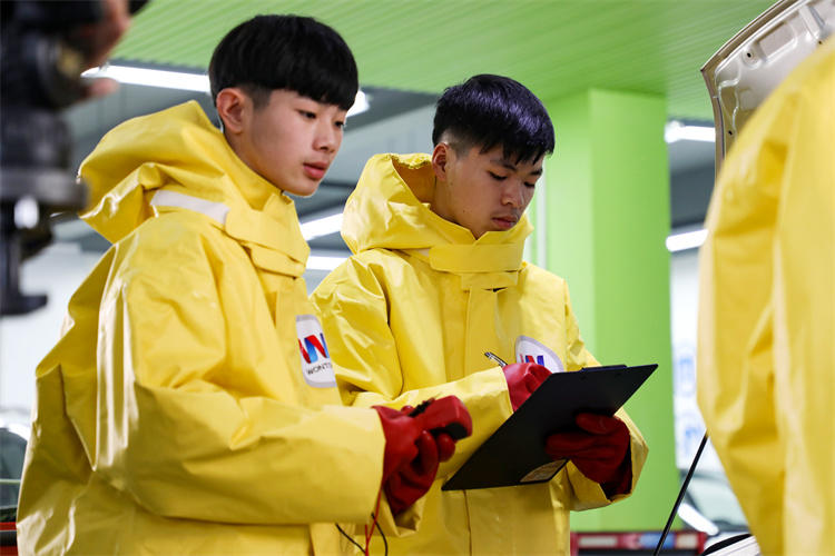4月新能源汽車(chē)市場(chǎng)占有率達(dá)到29.5%，學(xué)新能源技術(shù)抓住發(fā)展機(jī)遇